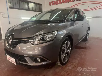 Usata Renault Scénic IV Intens 110 CV (80 kW) 2017 Grigio Monovolume