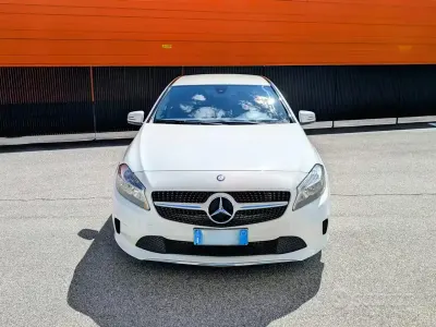 Usata Mercedes A160 Business 102 CV (75 kW) 2017 Bianco Berlina