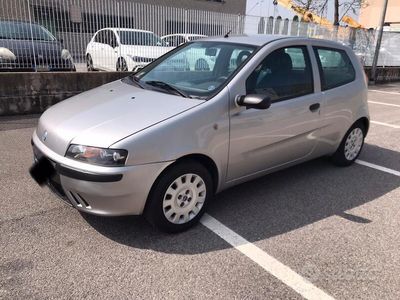 usata Fiat Punto solo 50.000km originali uniprop