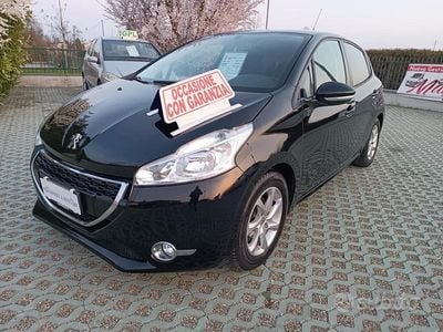 Usata Peugeot 208 Active 68 CV (50 kW) 2013 Nero Utilitaria