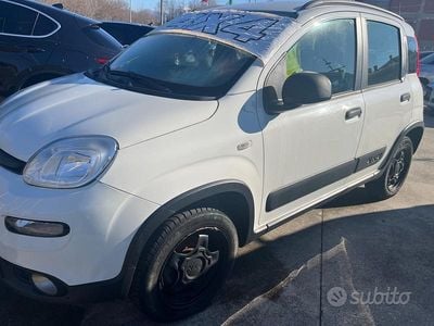 Usata Fiat Panda 4x4 S 95 CV (69 kW) 2017 Bianco Utilitaria