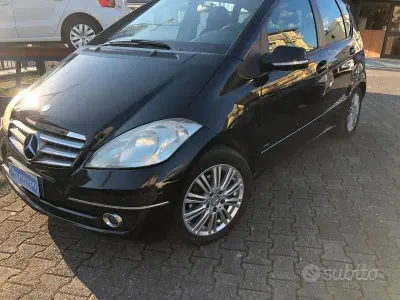 Usata Mercedes A180 Elegance 109 CV (80 kW) 2010 Nero Berlina
