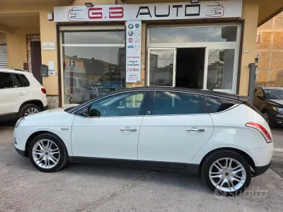 Usata Lancia Delta 120 CV (88 kW) 2013 Bianco Utilitaria