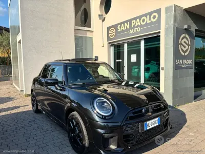 Begagnad Mini John Cooper Works 156 HK (114 kW) 2026 Svart Halvkombi