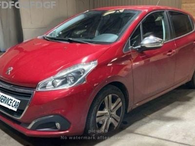 Rosso Usata 2017 Peugeot 208 Style Utilitaria | 8200 € (Buon prezzo)