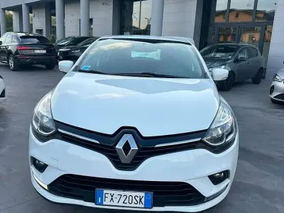 Usata Renault Clio IV Business 90 CV (66 kW) 2019 Bianco Berlina