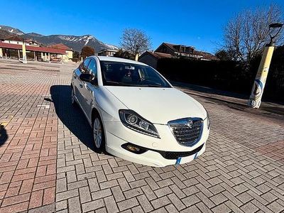 Usata Lancia Delta Gold 120 CV (88 kW) 2014 Bianco Utilitaria