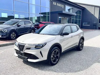 Nuova Alfa Romeo Junior 114 kW (156 CV) 2025 Bluazzurro SUV