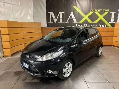 Usata Ford Fiesta Titanium 95 CV (69 kW) 2011 Nero Berlina