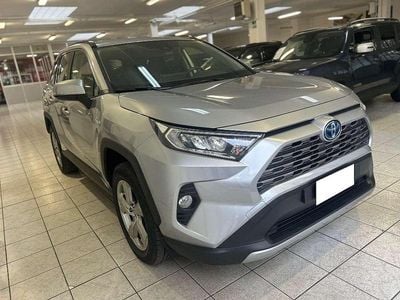 Usata Toyota RAV4 Hybrid 218 CV (160 kW) 2021 Grigio metallizzato SUV