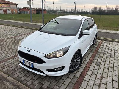 Bianco Usata 2017 Ford Focus ST-Line Berlina | 11.000 € (Cara)