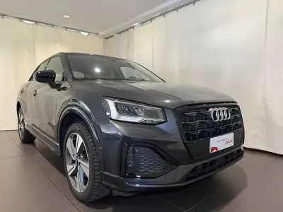 Usata Audi Q2 Admired 116 CV (85 kW) 2021 Grigio SUV