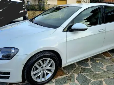 Usata VW Golf VII Highline 105 CV (77 kW) 2013 Berlina