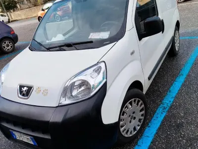 Usata Peugeot Bipper 73 CV (53 kW) 2011 Bianco Monovolume