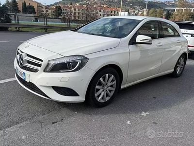 Usata Mercedes A180 Business 108 CV (79 kW) 2016 Bianco Berlina