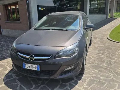 Usata Opel Astra Cosmo 136 CV (100 kW) 2016 Station wagon