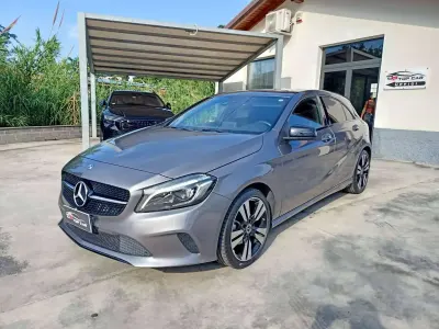 Usata Mercedes A180 109 CV (80 kW) 2018 Grigio Berlina