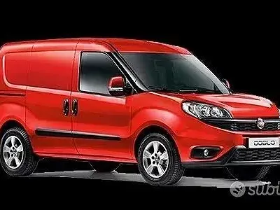 Usata Fiat Doblò S 105 CV (77 kW) 2021 Rosso Monovolume