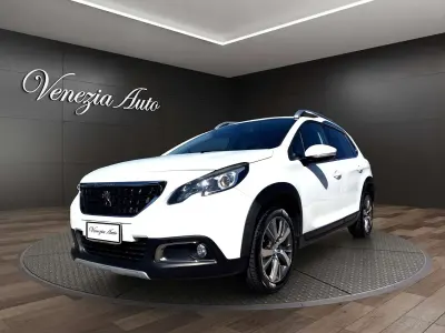 Usata Peugeot 2008 Allure 99 CV (72 kW) 2017 Bianco SUV