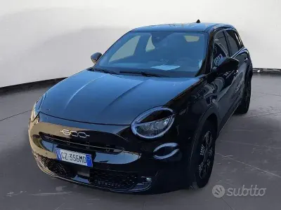 Usata Fiat 600 145 CV (106 kW) 2025 Nero SUV