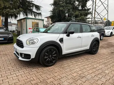 Begagnad Mini Cooper D Countryman 150 HK (110 kW) 2019 Vit SUV