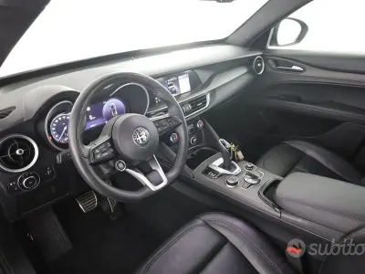 Usata Alfa Romeo Stelvio 209 CV (153 kW) 2023 Grigio SUV