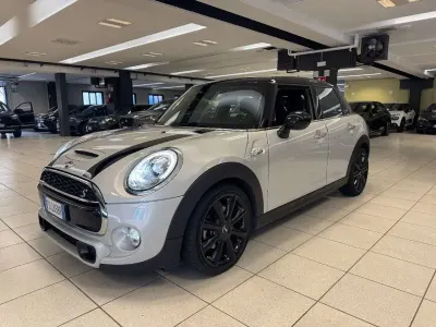 Usata Mini Cooper SD Hype 170 CV (125 kW) 2018 Argento Utilitaria