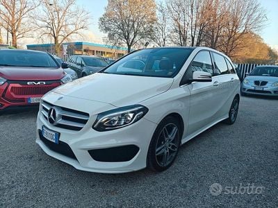 Usata Mercedes B200 Premium 136 CV (100 kW) 2016 Bianco Monovolume