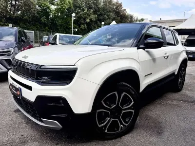 Usado Jeep Avenger Summit 101 CV (74 kW) 2025 Blanco SUV