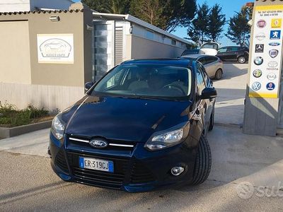 Blu Usata 2013 Ford Focus Titanium Berlina | 6700 €