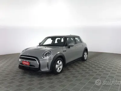 Usado Mini Cooper Essential 136 HP (100 kW) 2022 Cinzento Citadino