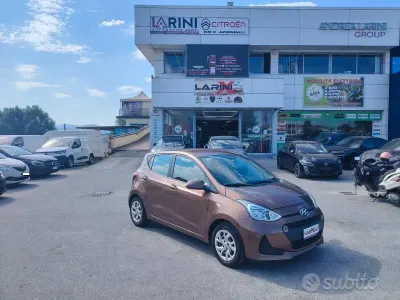 Usata Hyundai i10 Advanced 65 CV (47 kW) 2019 Marrone Utilitaria