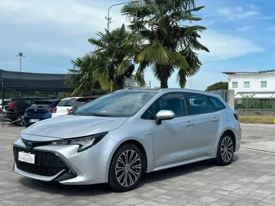 Usata Toyota Corolla 152 CV (111 kW) 2020 Grigio Station wagon