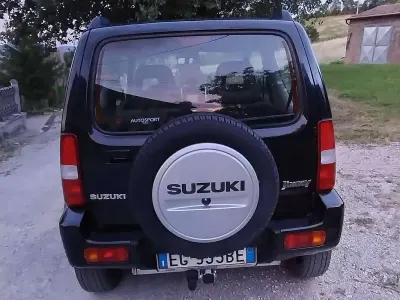 Usata Suzuki Jimny 86 CV (63 kW) 2010 Nero SUV