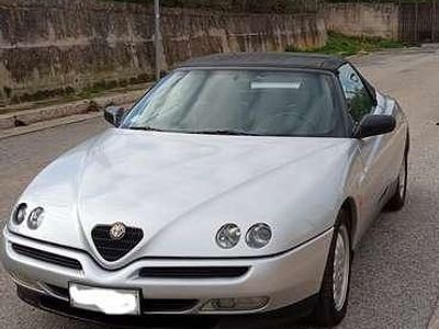 Usata Alfa Romeo Spider 192 CV (141 kW) 1996 Argento Cabrio