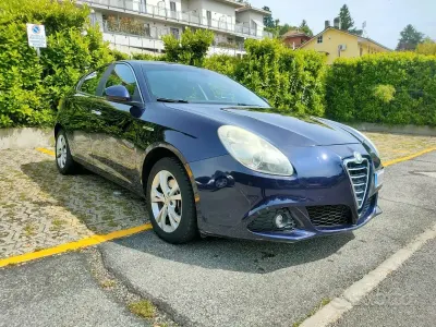 Usata Alfa Romeo Giulietta Distinctive 82 CV (60 kW) 2013 Blu Utilitaria