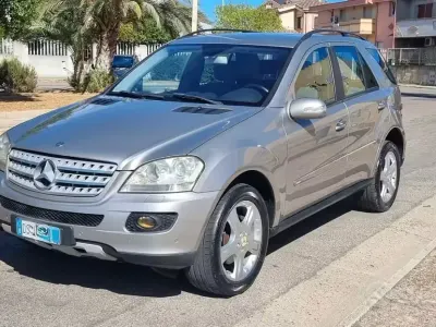 Usata Mercedes ML320 224 CV (164 kW) 2008 Grigio SUV