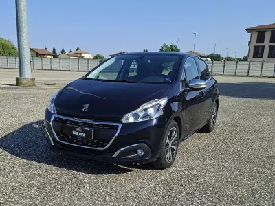 Usata Peugeot 208 Allure 110 CV (80 kW) 2016 Utilitaria