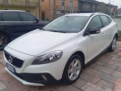 Usata Volvo V40 CC 120 CV (88 kW) 2018 Bianco Station wagon