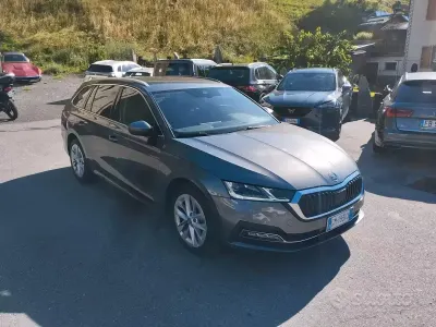 Usata Skoda Octavia Executive 150 CV (110 kW) 2023 Grigio Station wagon