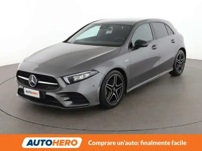 Usata Mercedes A180 AMG line 116 CV (85 kW) 2022 Grigio Berlina