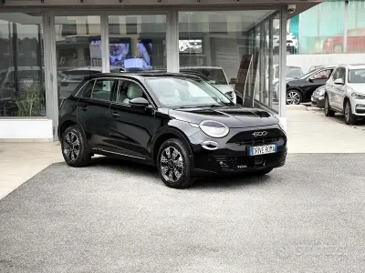 Usata Fiat 600 101 CV (74 kW) 2024 Nero SUV