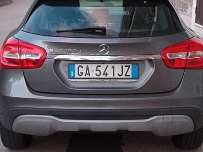 Usata Mercedes GLA180 Executive 109 CV (80 kW) 2017 Marrone SUV