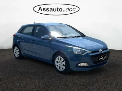 Usata Hyundai i20 Comfort 75 CV (55 kW) 2018 Blu/azzurro Berlina