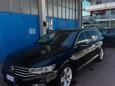 Usata VW Passat Executive 190 CV (139 kW) 2020 Nero Station wagon