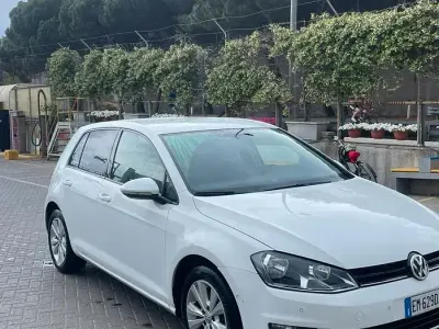 Usata VW Golf VII 105 CV (77 kW) 2013 Bianco Berlina