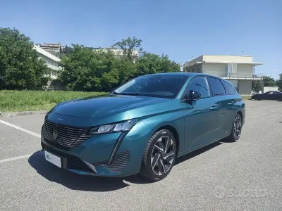 Usata Peugeot 308 SW Allure 130 CV (95 kW) 2022 Verde Station wagon