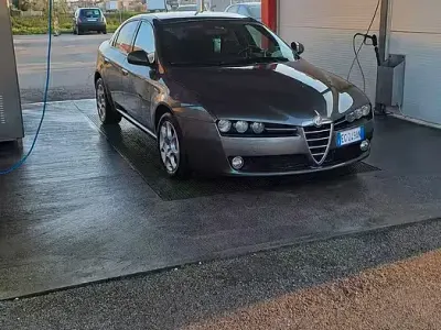 Usata Alfa Romeo 159 170 CV (125 kW) 2011 Grigio Berlina
