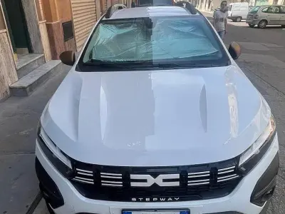 Usata Dacia Sandero 101 CV (74 kW) 2024 Bianco Berlina
