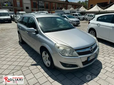 Usata Opel Astra Enjoy 110 CV (80 kW) 2009 Grigio Station wagon